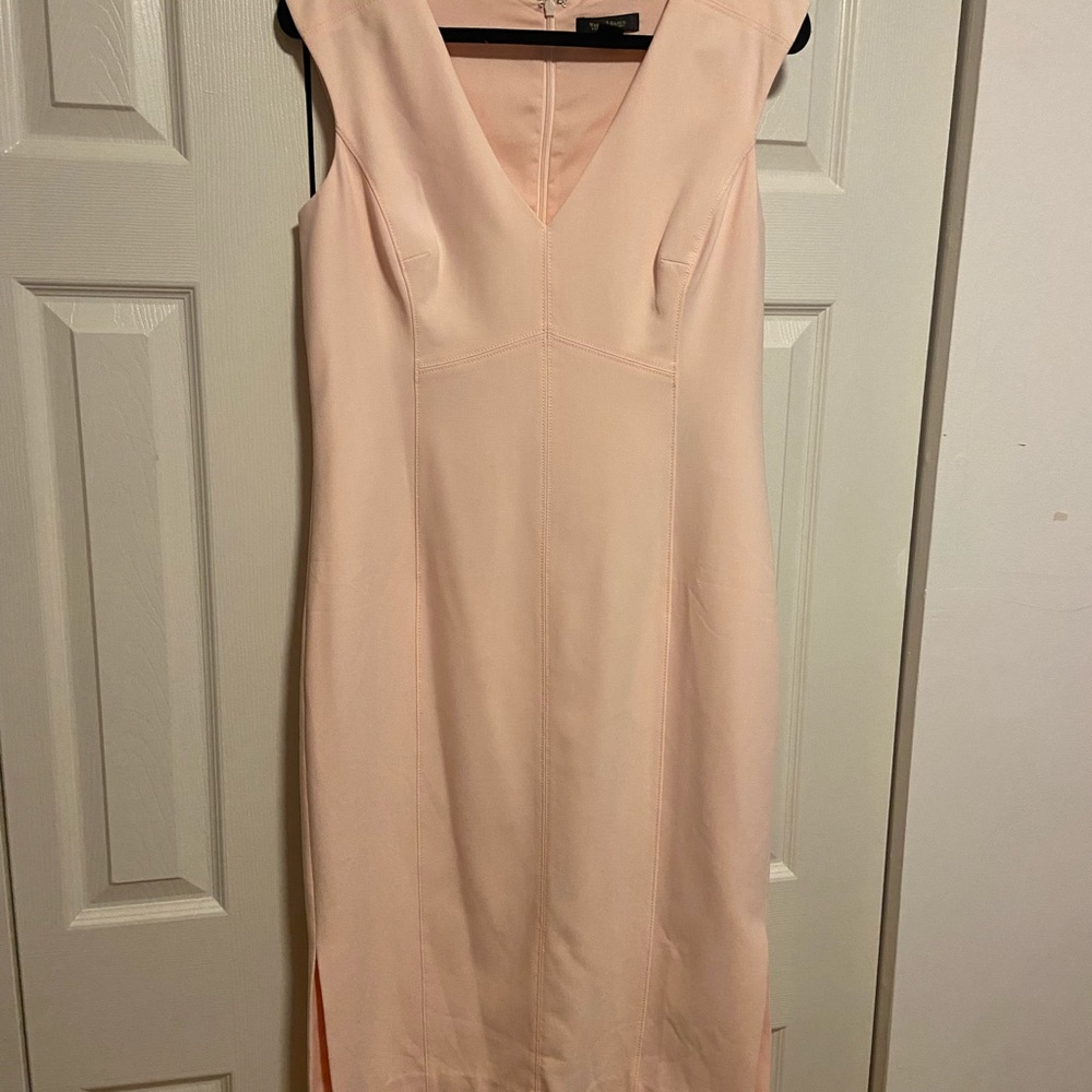 White House Black Market cocktail dress. - Picture 3 of 8